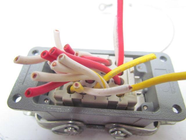Harting 19300101520 Bulkhead mounted housing w/HAN EE 18 Pos Female Crimp Term.