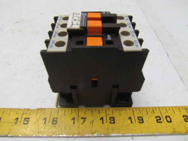 Telemecanique CA2-DN40 Industrial Control Relay 10A 600VAC Max. 4 contacts
