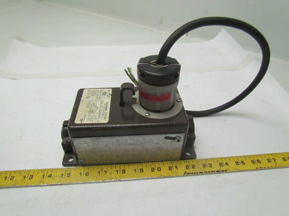 Cooper Du-All Hanger 513N Fixture Fitting For Damp Locations 277V 10A w/Plug