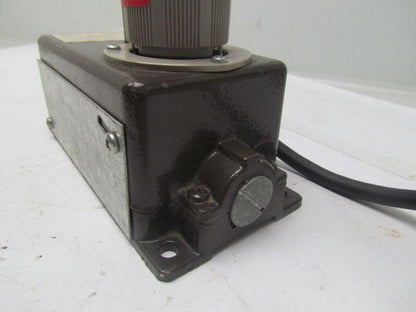Cooper Du-All Hanger 513N Fixture Fitting For Damp Locations 277V 10A w/Plug