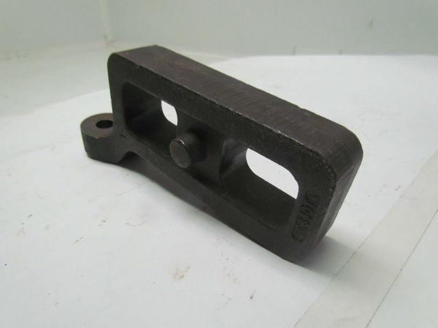 International 3870338C1 K10F Front left hand shackle axle bracket