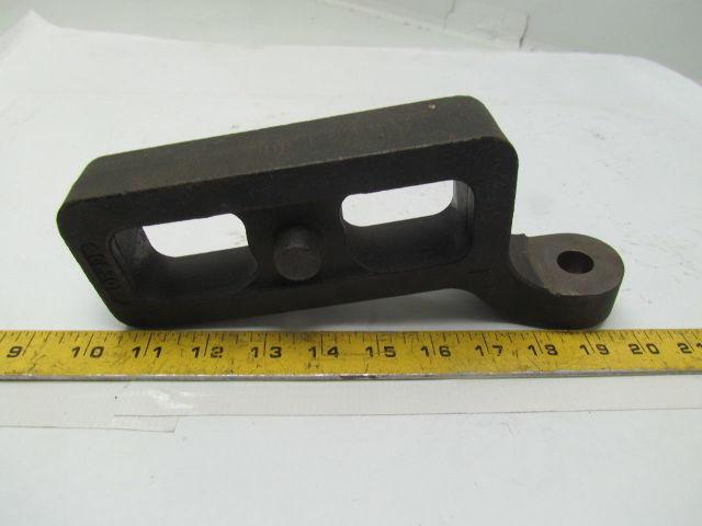 International 3870339C1 J10F Front right hand shackle axle bracket