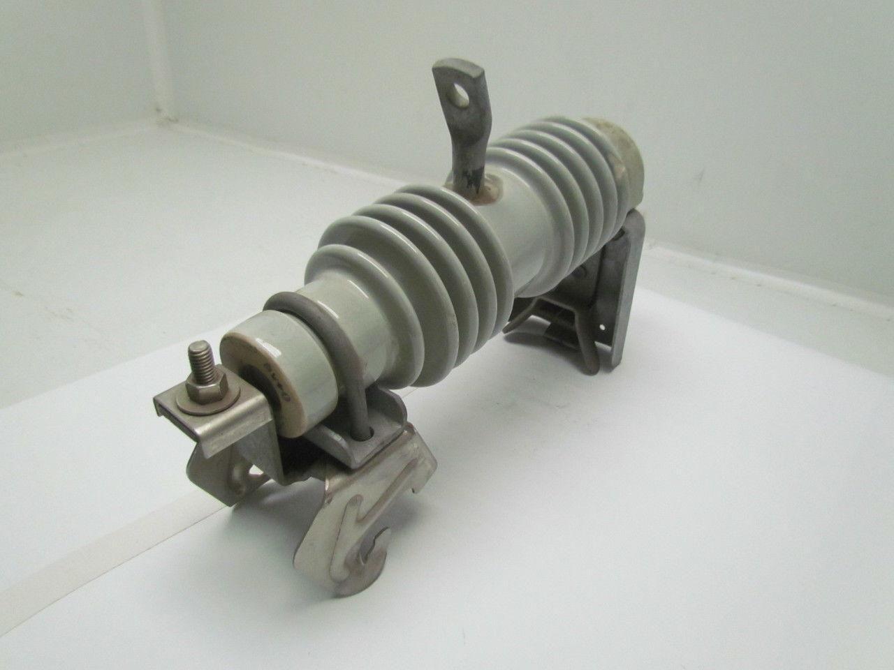 Joslyn 100/200 A Fuse 300A Blade high voltage arrestor over-head pole top