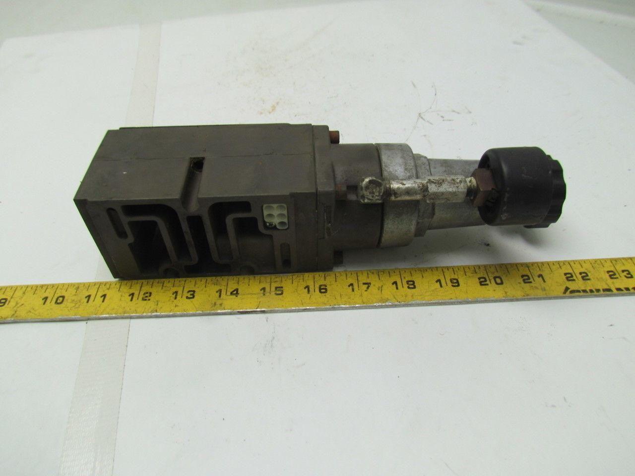 Numatics 554RS100J Pneumatic Sandwich pressure regulator w/gauge