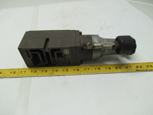 Numatics 554RS100J Pneumatic Sandwich pressure regulator w/gauge