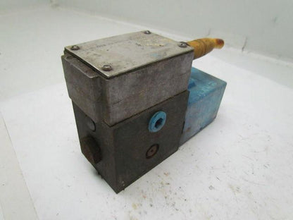 Vickers Eaton 02-126343 PA5DG4S4W 012A H 60 Directional Control Valve