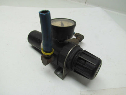 Watts D11-02DJC Fluid Air Pneumatic Regulator/Filter 300PSI Max. w/Gauge