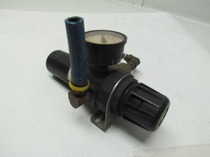 Watts D11-02DJC Fluid Air Pneumatic Regulator/Filter 300PSI Max. w/Gauge