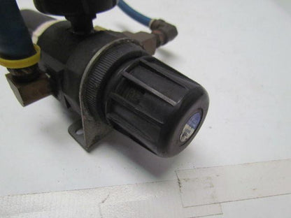 Watts D11-02DJC Fluid Air Pneumatic Regulator/Filter 300PSI Max. w/Gauge