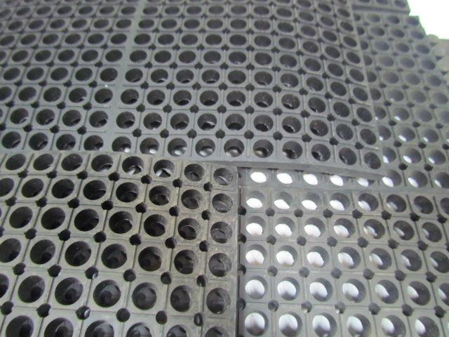 Wearwell 78x1x2GRBK 7/8"x1'x2' Mat Grease Resistant w/ Connectors Lot of 5