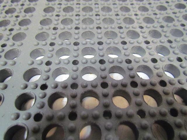 Wearwell 78x1x2GRBK 7/8"x1'x2' Mat Grease Resistant w/ Connectors Lot of 5