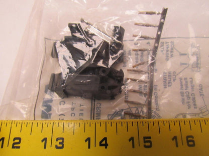 AMP D9RCPKPC Unshielded Crimp snap Kit lot of 2