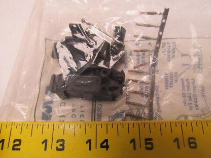 AMP D9RCPKPC Unshielded Crimp snap Kit lot of 2