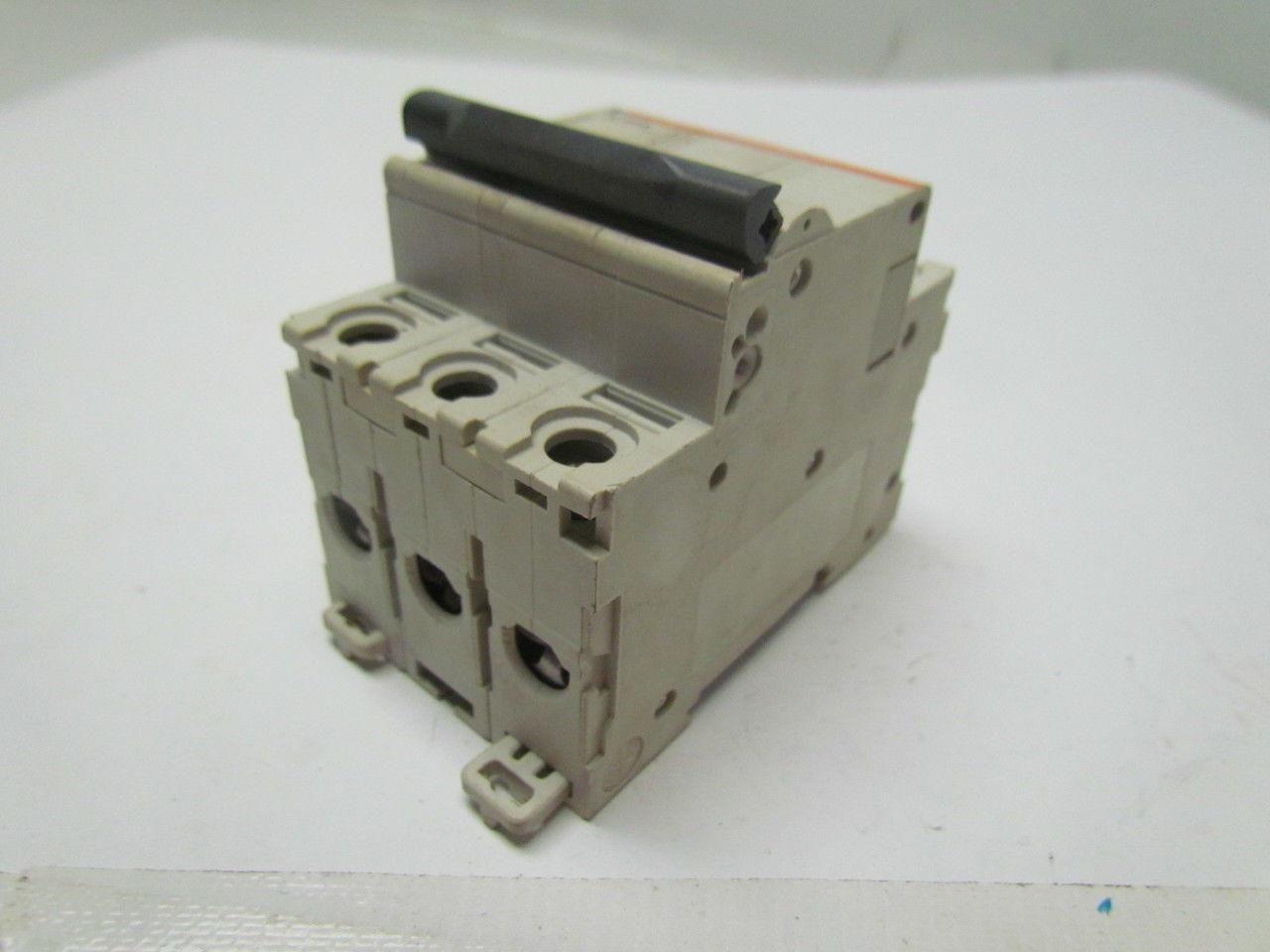 Merlin Gerin C40A 24472 277/480V Multi 9 circuit breaker 3-pole