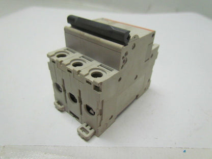 Merlin Gerin C40A 24472 277/480V Multi 9 circuit breaker 3-pole
