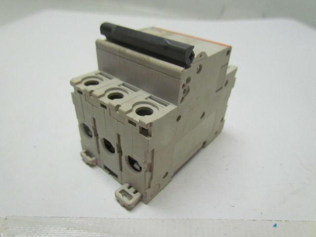 Merlin Gerin C40A 24472 277/480V Multi 9 circuit breaker 3-pole