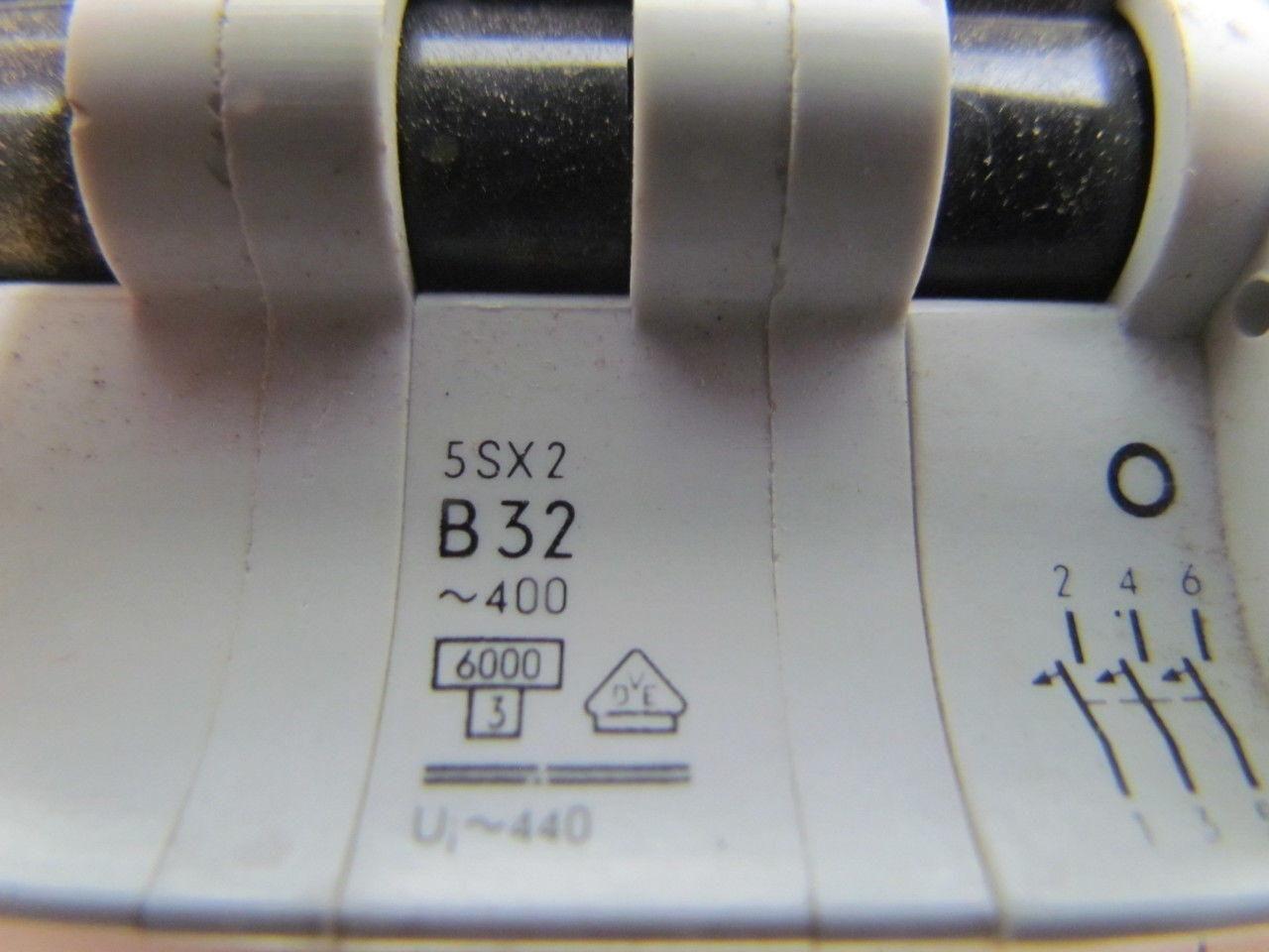 Siemens 5SX2B32 3 pole circuit breaker 480VAC w/5SX91HS 220/230V 2NO