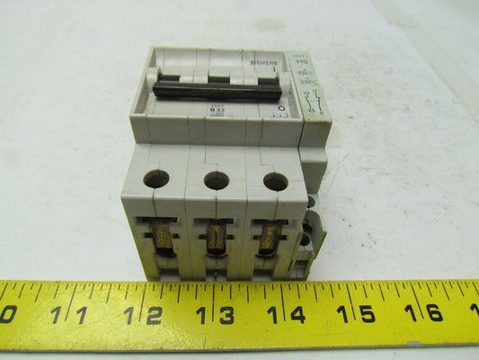 Siemens 5SX2B32 3 pole circuit breaker 480VAC w/5SX91HS 220/230V 2NO