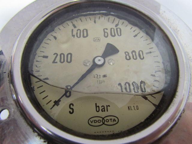 VDO OTA 3-1/2"face panel mount 0-1000bar gauge oil filled bottom connect 1/4"npt