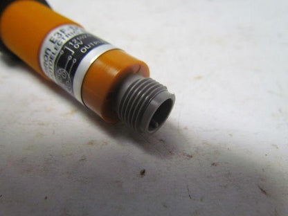 Omron E3F-DS10C4-P1 Photoelectric switch 12 to 24 VDC M18 DIN size