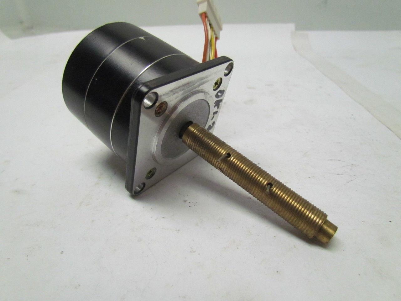 Oriental Motor C4563-9212 Vexta stepping motor 2PH 0.9/step 1.4VDC 3.8A