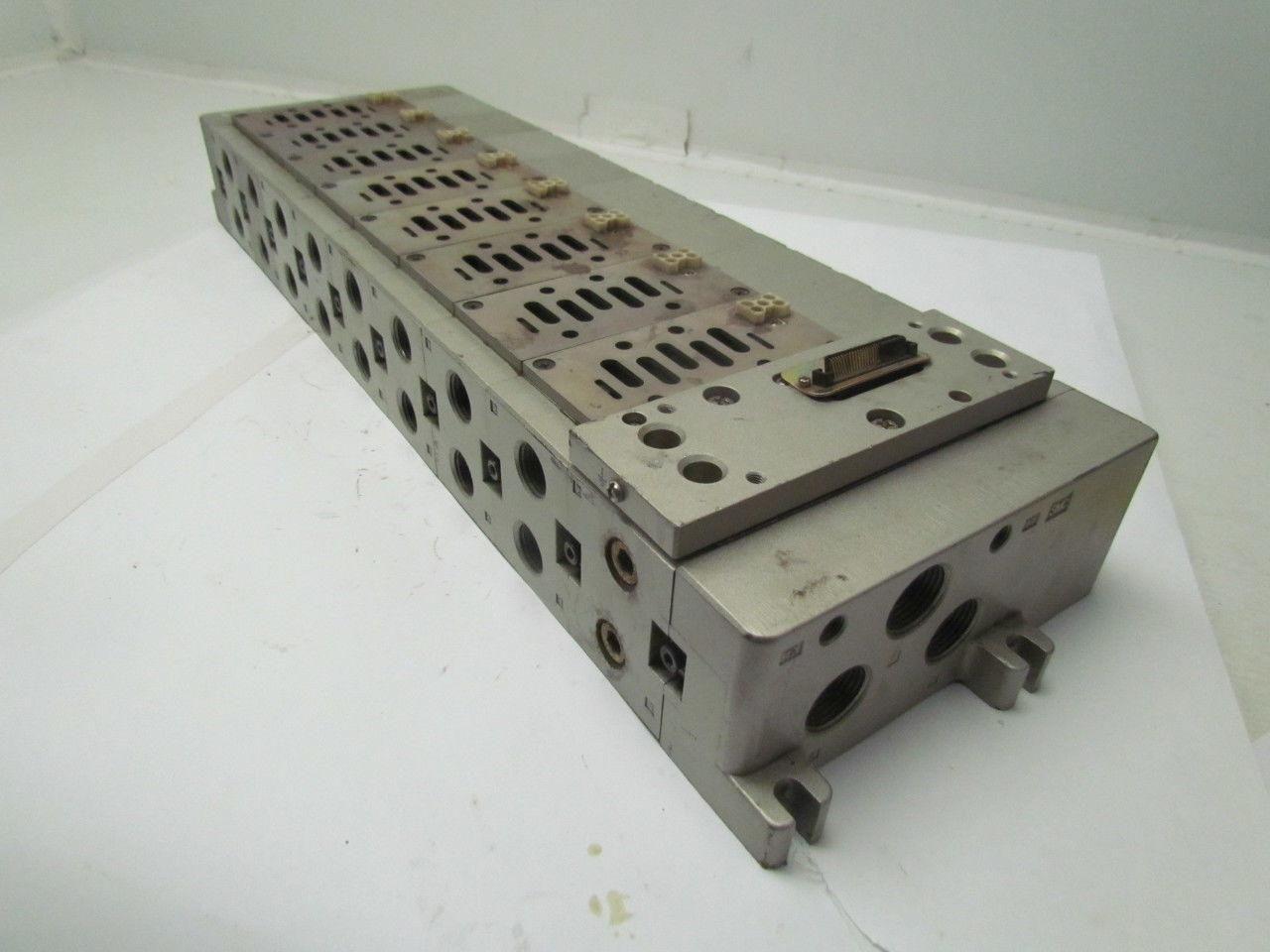SMC VV829-04S-SUQW06BT-W1 Pneumatic valve manifold block 3/4"NPT ports 8 station