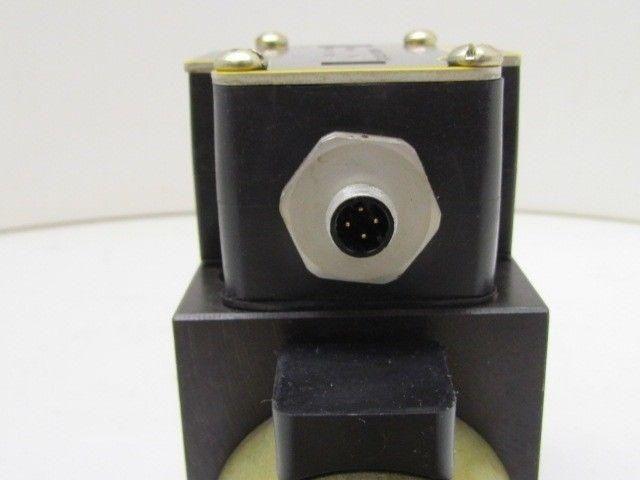 Parker D3W4CNJK5730XB027 24vdc Hydraulic Directional Control Valve