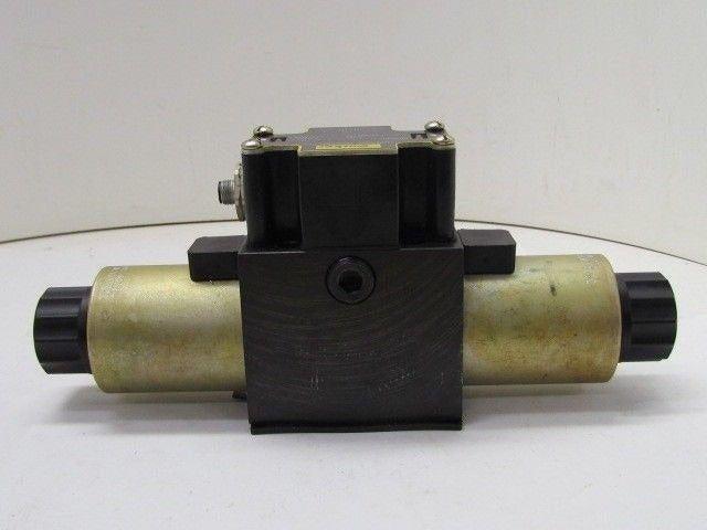 Parker D3W4CNJK5730XB027 24vdc Hydraulic Directional Control Valve