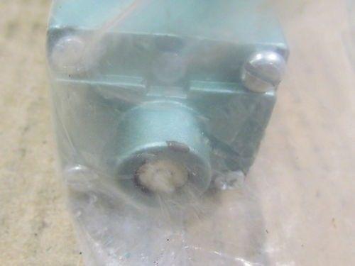 Numatics 122SS400S Solenoid 120vac Valve NEW