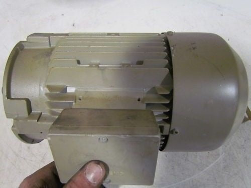 Siemens 1 LA5090-2AA23 440/60 .75 KW 3460 rpm NEW