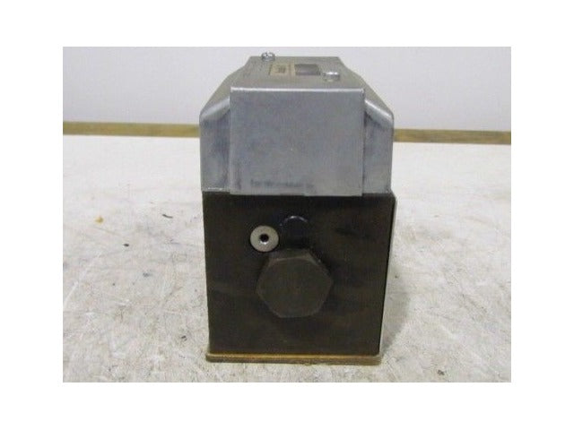 Vickers Double A QJF 5 FF 10A3 525775 Solenoid Valve
