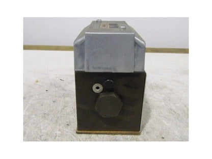 Vickers Double A QJF 5 FF 10A3 525775 Solenoid Valve