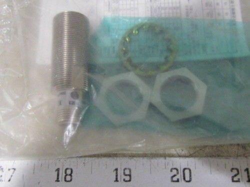 Omron E2E-X7D2-M1 Proximity Switch NEW