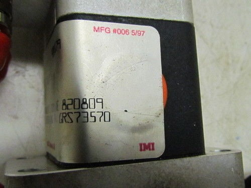 Norgren GL Series Pneumatic Gripper GL400 J11 M5 UX4PT5 SS4A 45 Grip-Lok