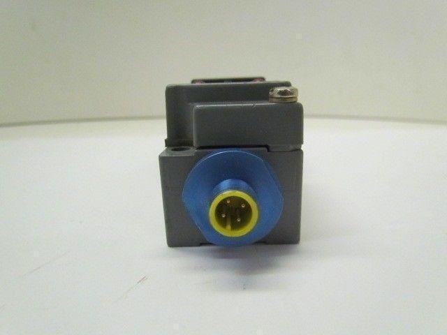 CH Cutler Hammer E51SPL Limit Switch on E51RN Receptacle With E51DF33 Head