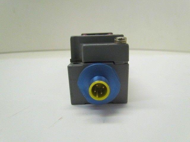CH Cutler Hammer E51SPL Limit Switch on E51RN Receptacle With E51DF33 Head