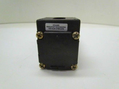 CH Cutler Hammer E51SPL Limit Switch on E51RN Receptacle With E51DF33 Head