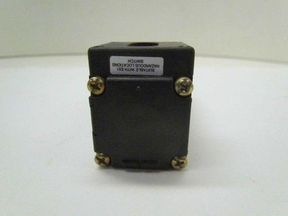 CH Cutler Hammer E51SPL Limit Switch on E51RN Receptacle With E51DF33 Head