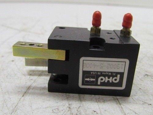 PHD 19012-5-4002 Pneumatic Gripper NIB