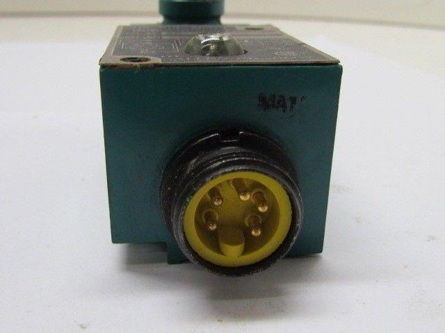802M-AJNF Ser E Limit Switch W/802M-XJ9NF Ser B Body W/ Rocker Arm Allen Bradley