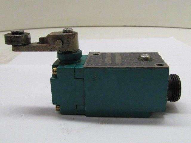 802M-AJNF Ser E Limit Switch W/802M-XJ9NF Ser B Body W/ Rocker Arm Allen Bradley