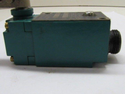 802M-AJNF Ser E Limit Switch W/802M-XJ9NF Ser B Body W/ Rocker Arm Allen Bradley