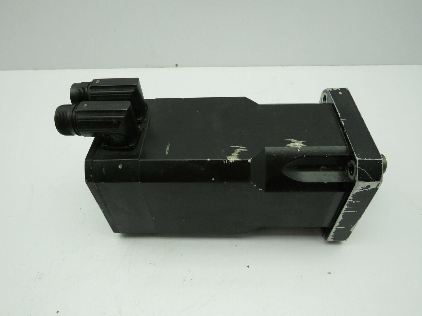 PMC Electronics M504F-0S102-7000-1 AC-Servo Motor 330VDC