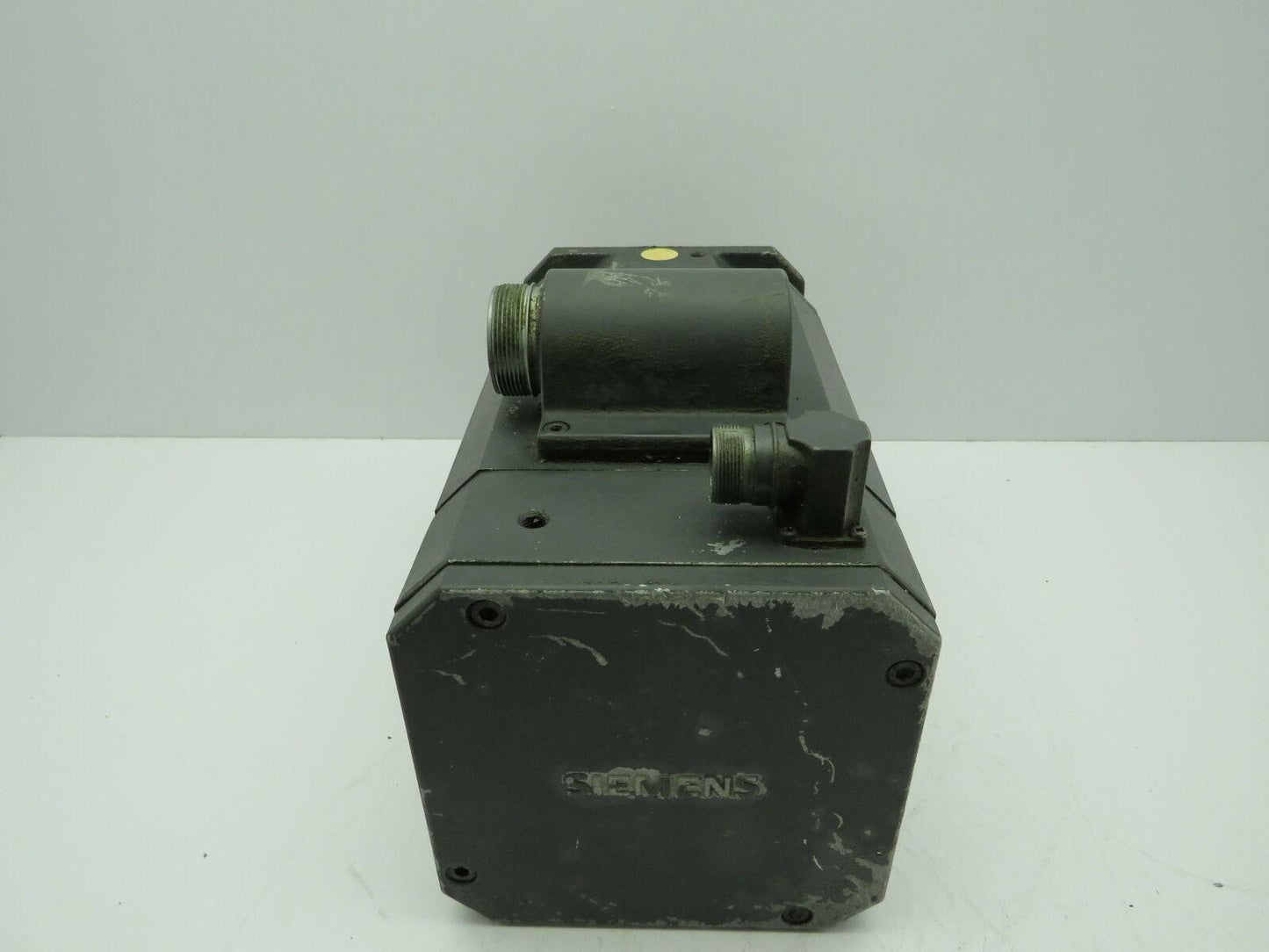 Siemens 1FT6084-8AK71-1AG2 Servo Motor