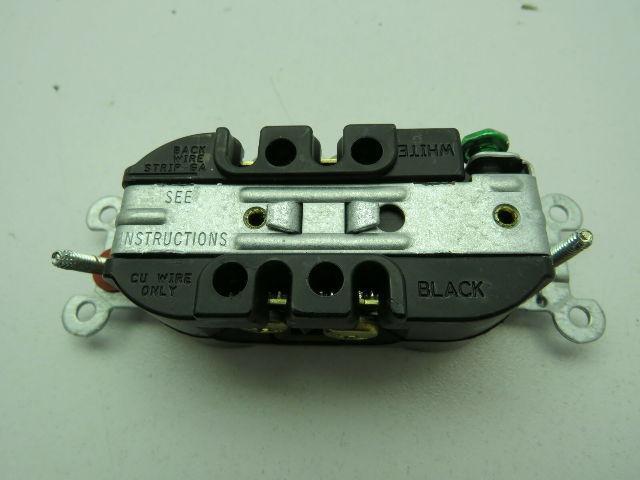 Bryant 20Amp 125Volt Duplex Receptacle LOT OF 6