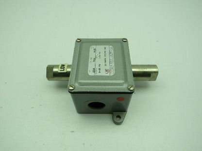United Electric Controls 7611 Type J21K Pressure Switch  0-25PSI  20A 125/250Vac