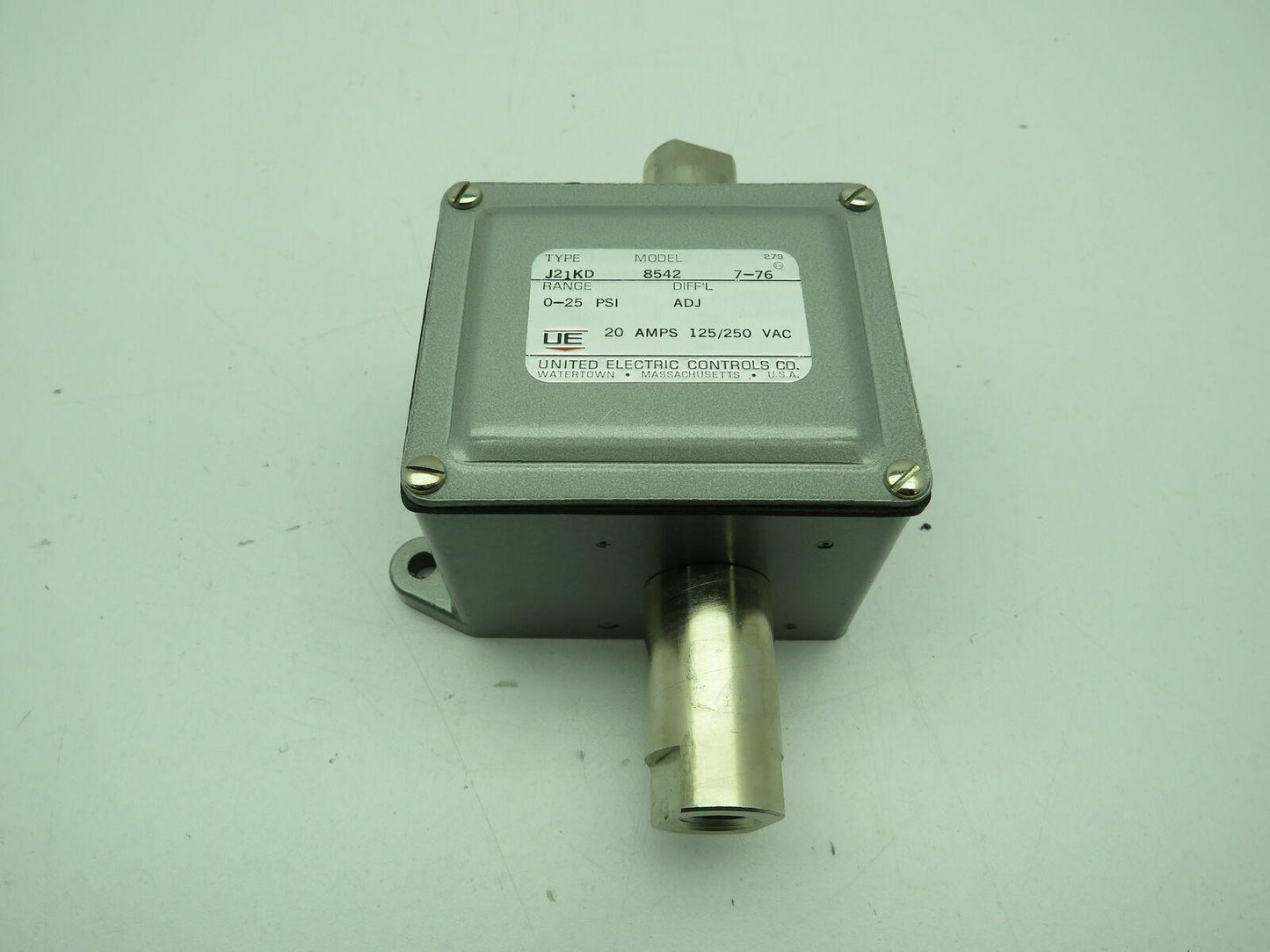 United Electric Controls 8542 Type J21KD Pressure Switch  0-25PSI  20A 125/250Va