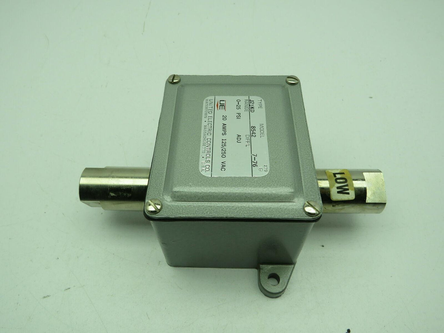 United Electric Controls 8542 Type J21KD Pressure Switch  0-25PSI  20A 125/250Va