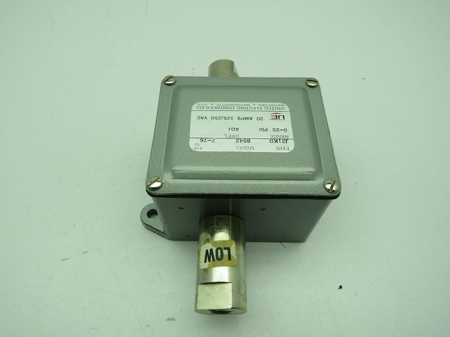 United Electric Controls 8542 Type J21KD Pressure Switch  0-25PSI  20A 125/250Va
