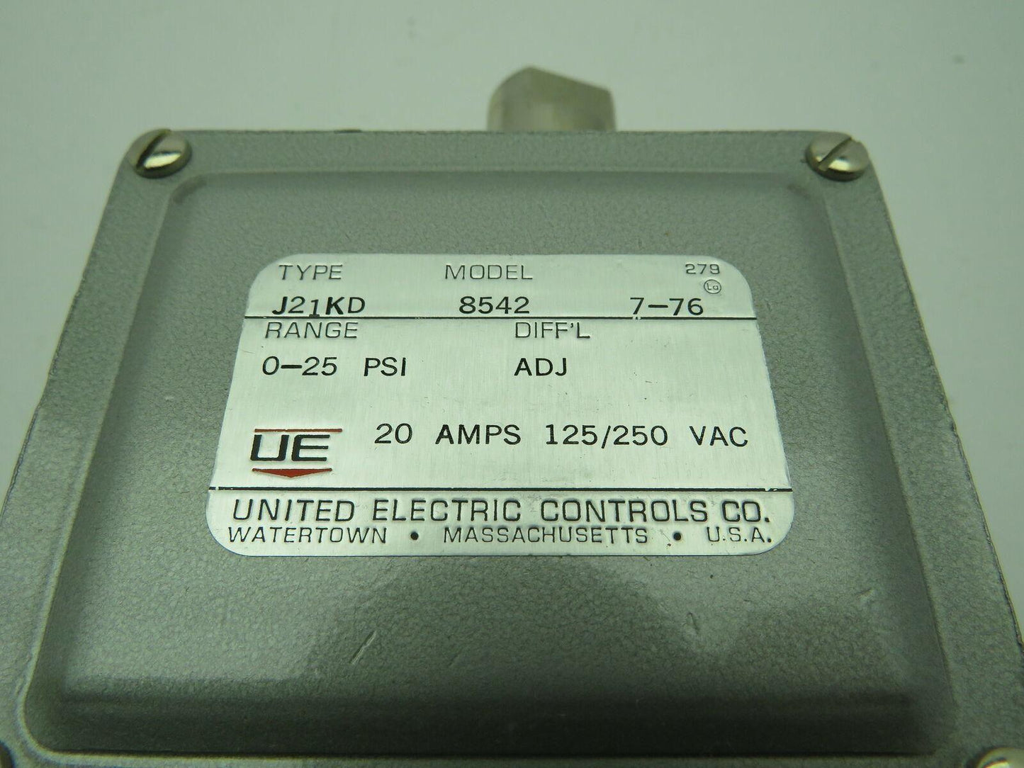 United Electric Controls 8542 Type J21KD Pressure Switch  0-25PSI  20A 125/250Va